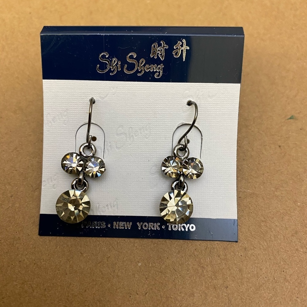 🔵4/$20 Shi Sheng Fashion Pierces Wire Earrings NWT - Picture 2 of 3